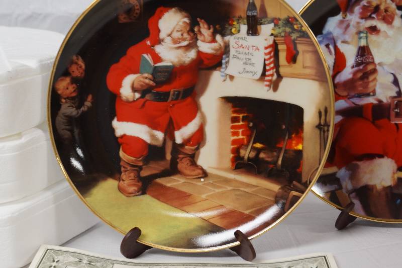 lot 3092 image: Lot of Collector Coca-Cola Plates - See Photos for Details