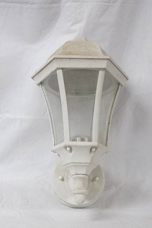 lot 3098 image: White Porch Light - See Photos for Details