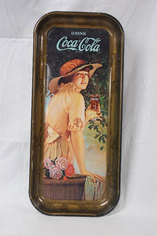 lot 3108 image: Coca-Cola Tin Tray - Little Girl Holding a Coke Glass - Cute