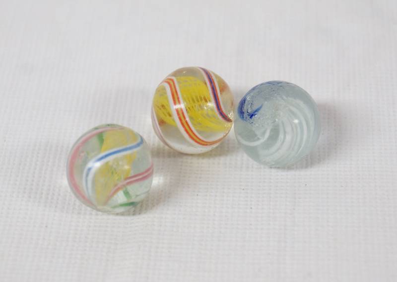 lot 3165 image: Lot of 3 Colorful Vintage Marbles - Neat