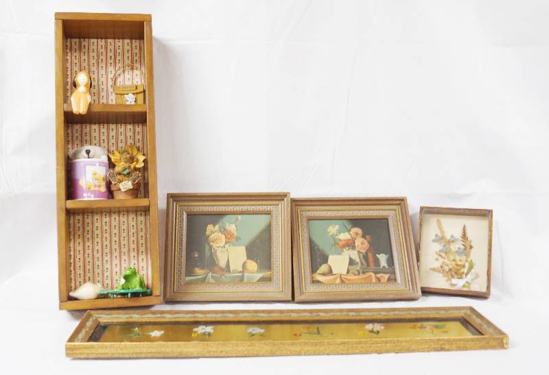 lot 3176 image: Lot of 4 Frame Floral Photos and a Trinket Shelf - Very Cool