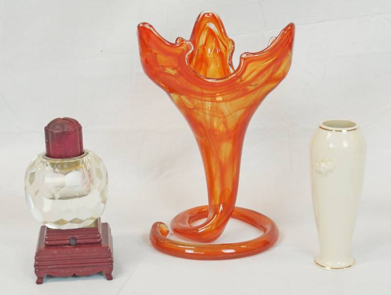 lot 3178 image: Lot of House Decor - See Photos for Details - Light Box Works