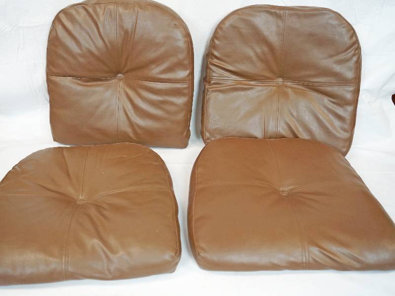 lot 3247 image: Lot of 4 Brown Leather Seat Cushions - See Photos for Measurements