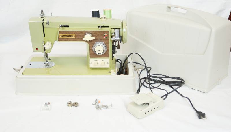 lot 3248 image: DressMaker Sewing Machine - With Accessories - See Photos for Details