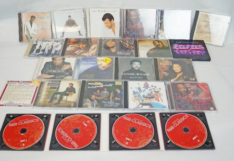 lot 3252 image: Lot of Assorted CDs - Billy Ocean, Lionel Richie, and More