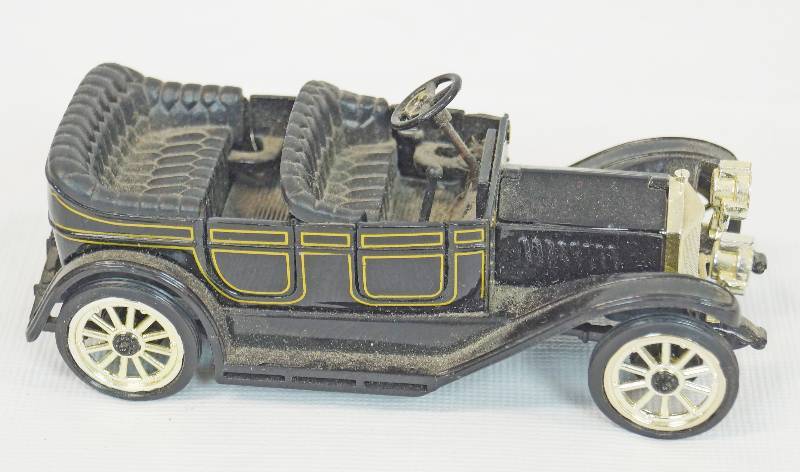 lot 3268 image: 1911 Chevy Classic Six