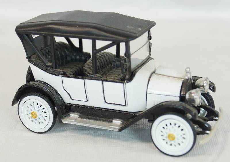 lot 3269 image: 1916 Chevrolet Five Passenger Baby Grand
