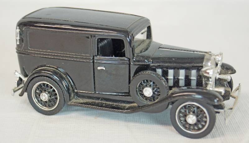 lot 3276 image: 1932 Chevy Sedan Delivery