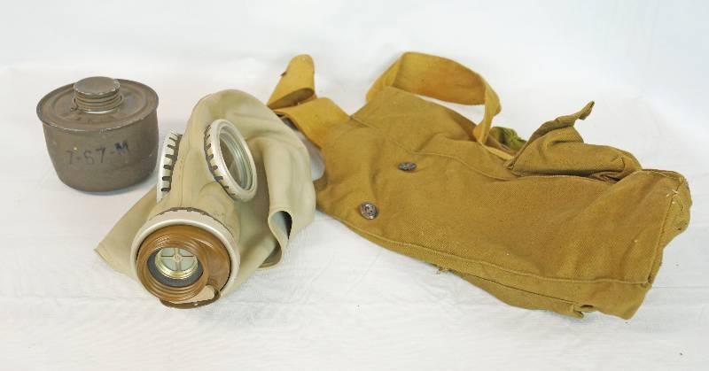 lot 3286 image: Gas Mask - Comes with Bag and Small Tank - See Photos for Details