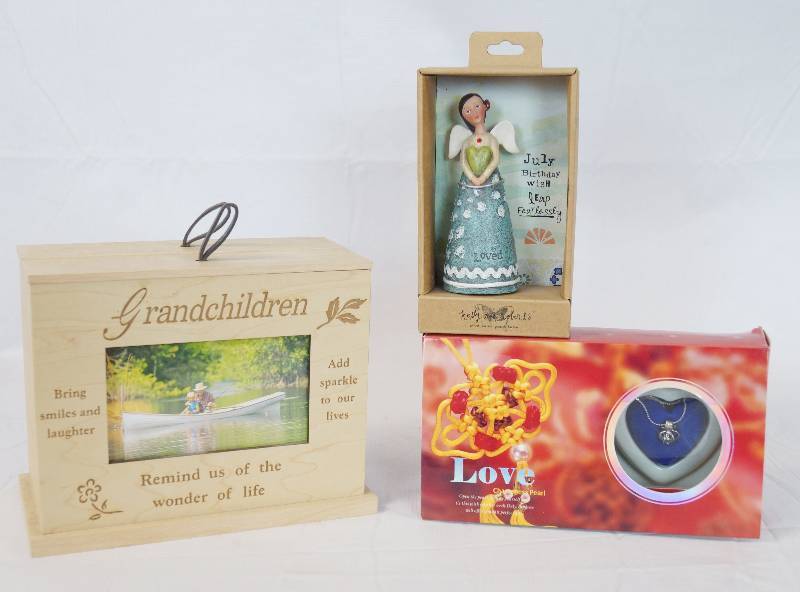 lot 3295 image: Lot of Pretties Grandparents Picture Frame Set, July Birthday Angel and NEW Oyster Pearl Necklace Kit
