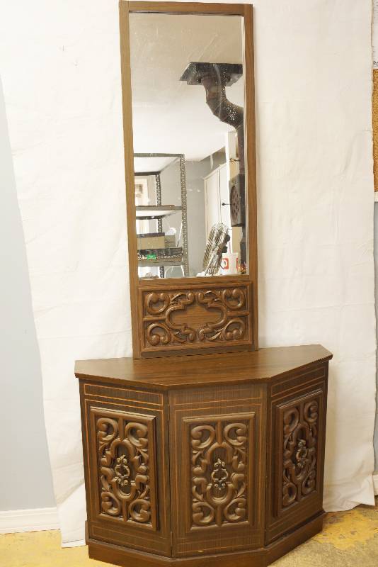 lot 3308 image: Vintage Wall Cabinet w Matching Wall Mirror - Nice Dark Vintage Style - Great Piece