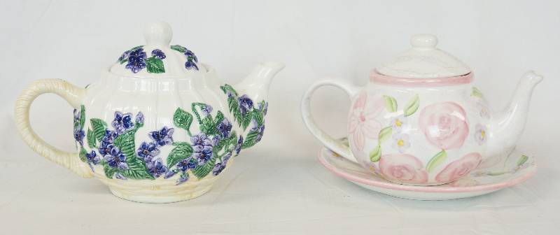 lot 3315 image: Two Pretty Ceramic Floral Themed Tea Pot PlantersVases - NICE