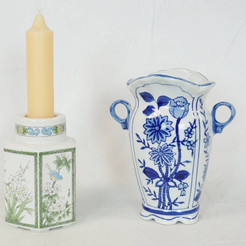 lot 3321 image: Lot of Porcelain - Vase and Candle Holder