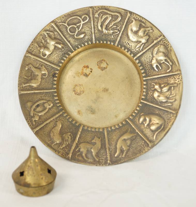 lot 3322 image: Lot of Brass Incense Holders - Tray and Container - Old School