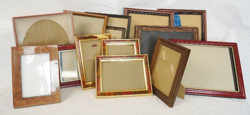lot 6847 image: Big Lot of Picture Frame - Various Sizes