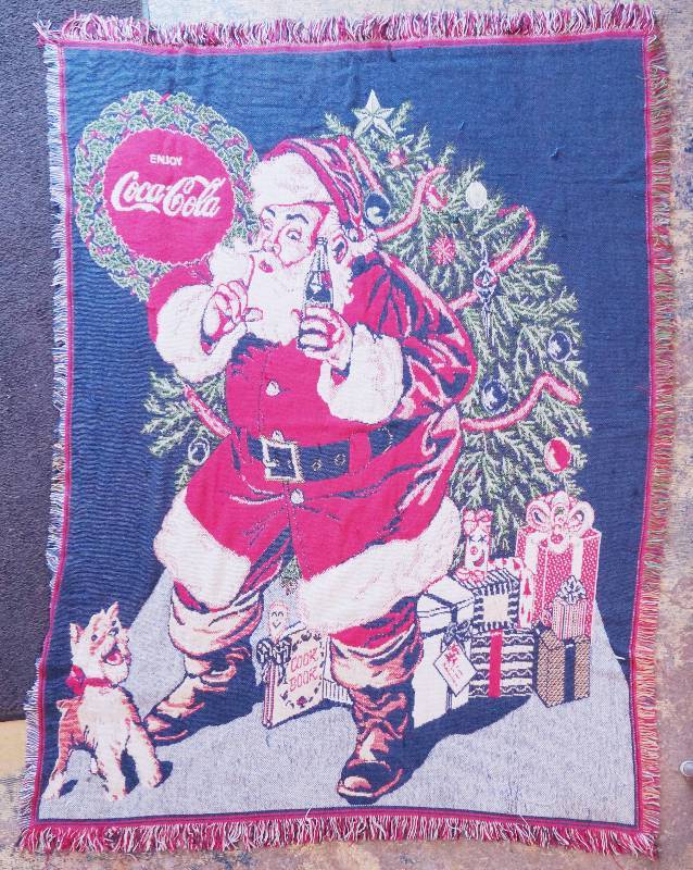 lot 3125 image: Coca Cola Themed Woven Throw Blanket SANTA with a Coke - 66 x 48 Great Decor
