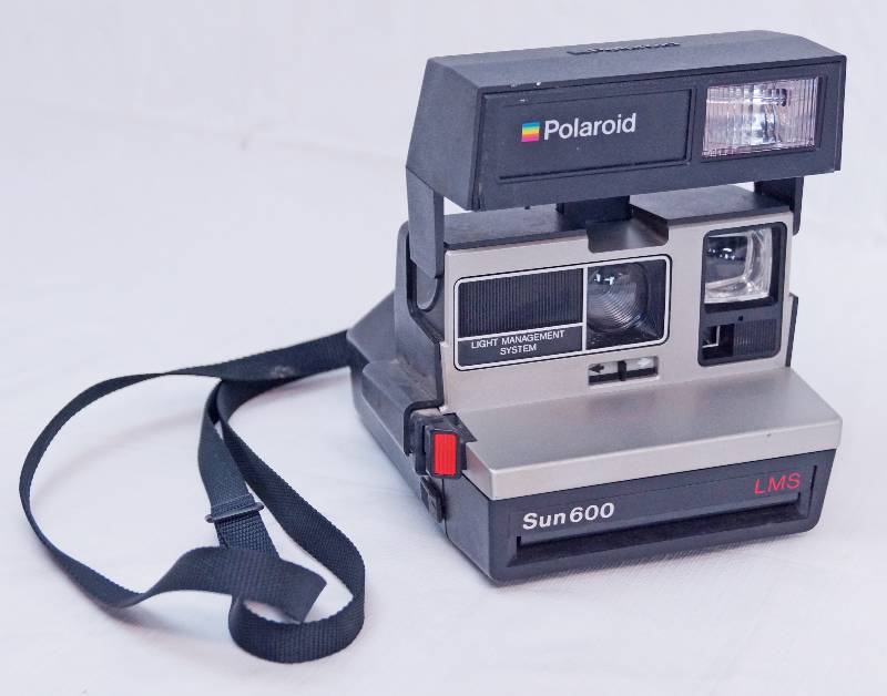 lot 3347 image: Vintage POLAROID Camera M# Sun 600 w Light Management System - Groovy