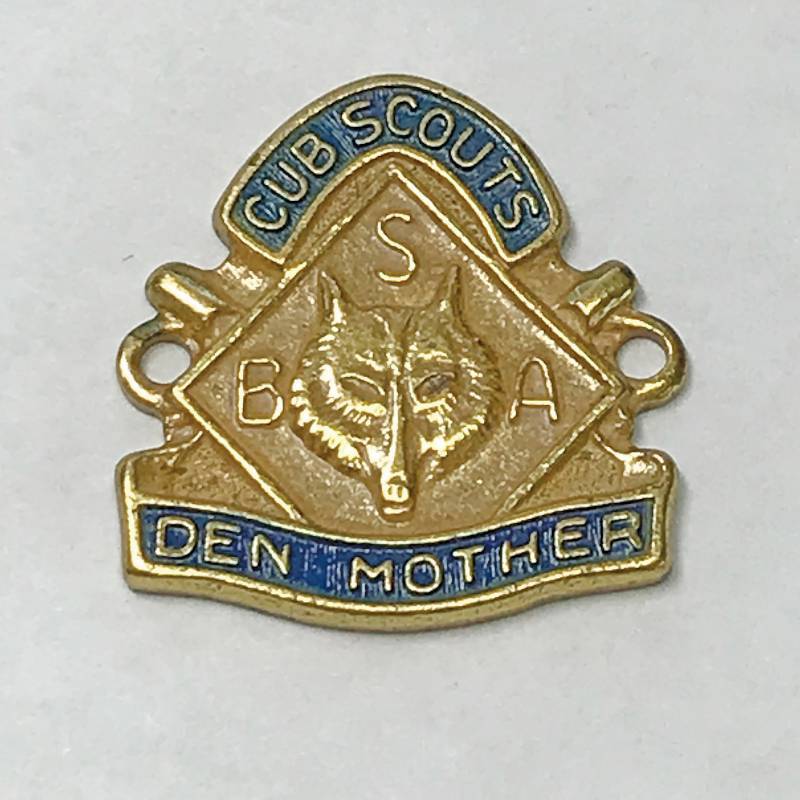 lot 3353 image: Vintage CUB SCOUTS DEN MOTHER Charm - Boy Scouts of America - Nice and detailed