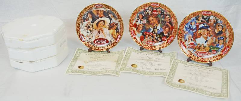 lot 3084 image: Lot of 3 Coca-Cola Plates - The Franklin Mint Heirloom Recommendation - See Photos