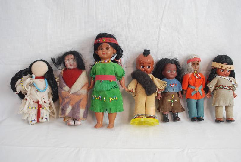 lot 2413 image: Lot of Native American Indian Dolls - See pics