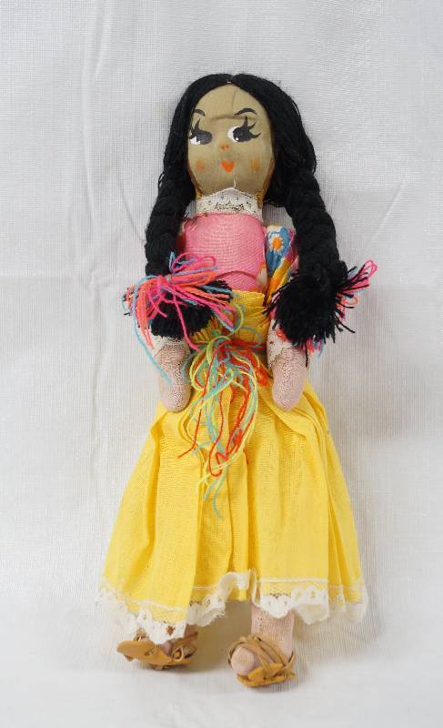 lot 2089 image: Native American Doll - Unique - Origins unknown