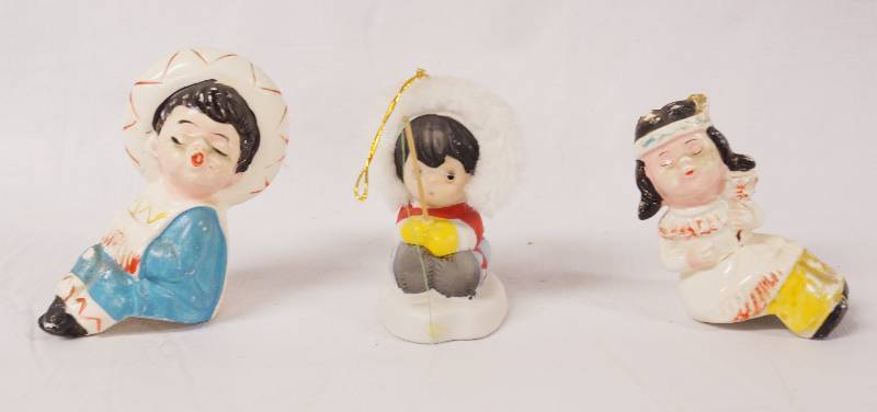 lot 2171 image: Ceramic Figurines - Cute - See Photos for Details