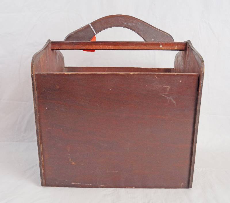 lot 3427 image: Wooden Magazine Holder