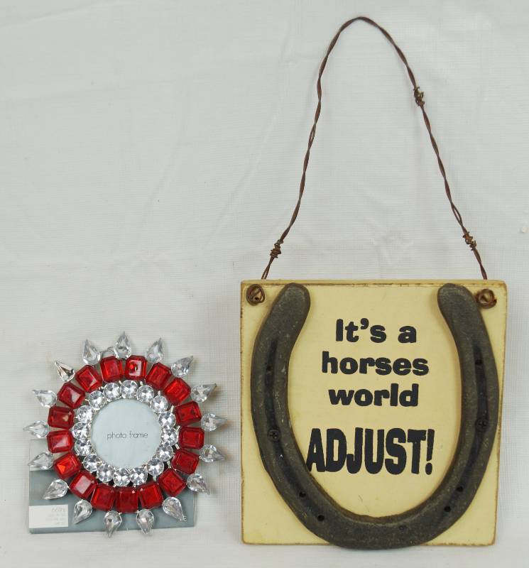 lot 3403 image: Fun Horse  Horseshoe Wall Hanger and pretty photo frame