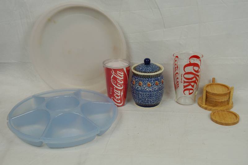 lot 3405 image: Lot of Neat Stuff Tupperware Snack Set - Coca-Cola Tumblers, Wood Coaster and a Great Pottery Piece made in Poland