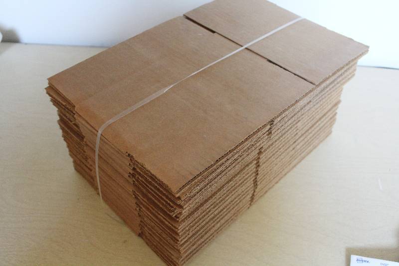 lot 9105 image: Lot of 25 Shipping Boxes - 10 x 6 x 4