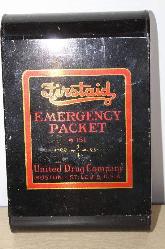 lot 9114 image: Vintage Metal First Aid Kit Box - United Drug Company - Great for when Traveling or DECOR