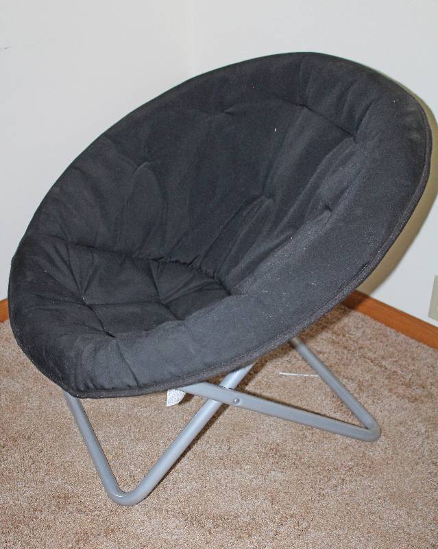 lot 9120 image: Black Folding Lounging Seat - Great for the College Dorm Room