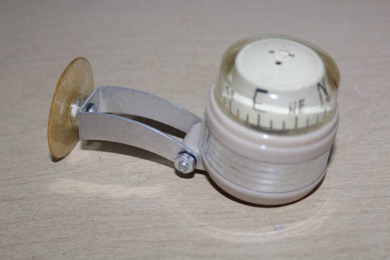 lot 9154 image: Automobile Compass - See Photos