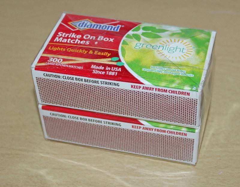 lot 9168 image: Lot of 2 Boxes of Stick Matches - 300 per Box