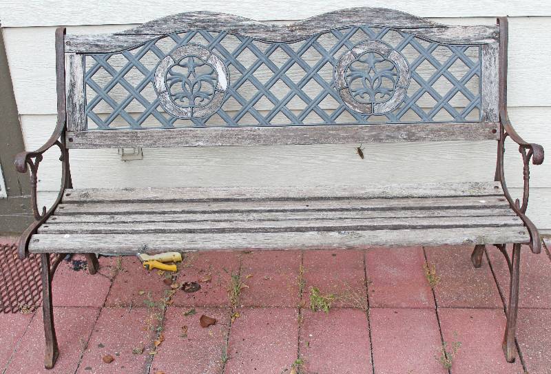 lot 9210 image: Wooden Garden Bench