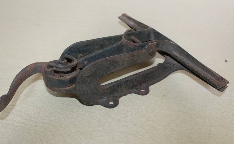 lot 9223 image: WentWorth Saw Clamp