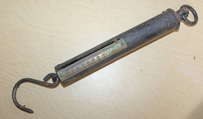 lot 9230 image: Hanging Scale - 50 Pound Capacity