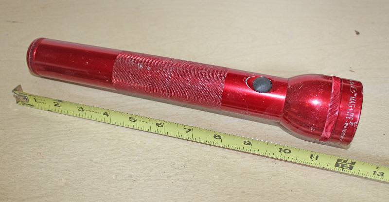 lot 9233 image: Mag-Lite Flashlight