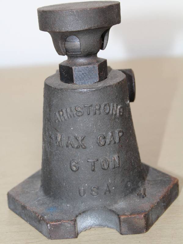 lot 9242 image: Armstrong 6 Ton Capacity Machinist Screw Jack - Cranks down to 5.125
