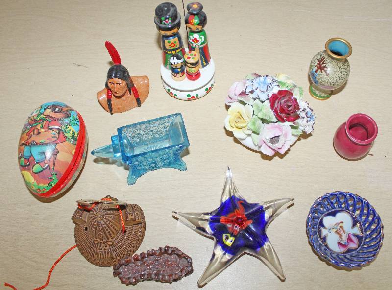 lot 9259 image: Lot of Miscellaneous Knick Knacks - See Photos