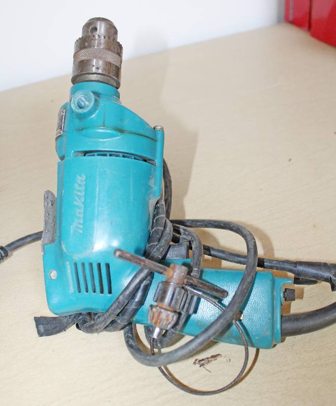 lot 9265 image: Makita 13mm Reversible Drill - Cord needs to be Replaced