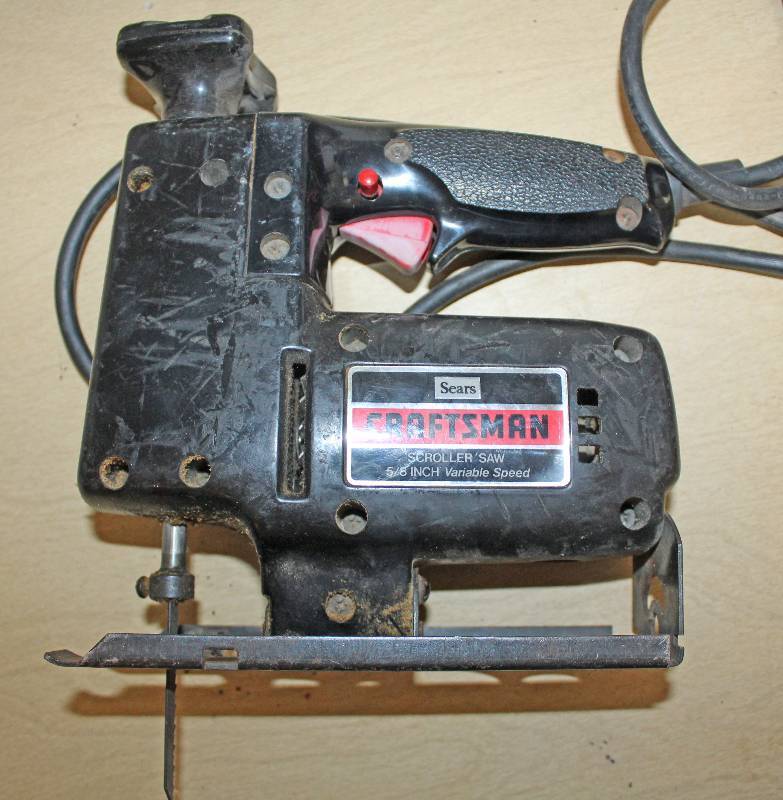 lot 9267 image: Craftsman Scroller Saw - 58 Variable Speed - See Photos