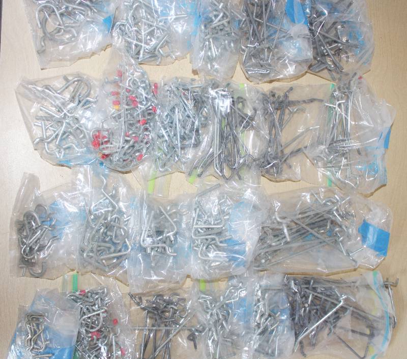 lot 9273 image: Large Lot of Peg Board Hooks