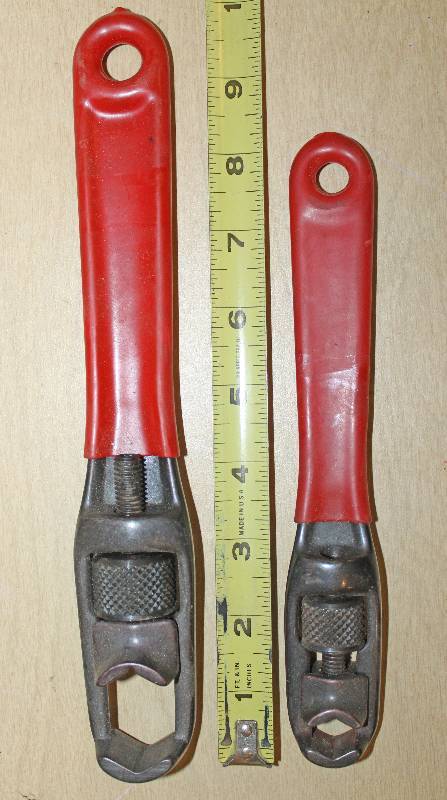 lot 9285 image: Lot of 2 Craftsman Pocket Adjustable Box End Socket Wrenches