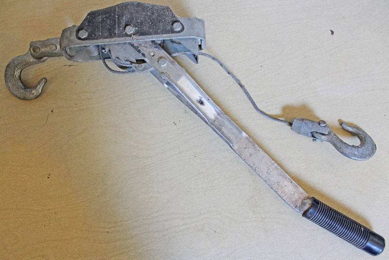lot 9300 image: Cable Come-A-long - See Photos for Details