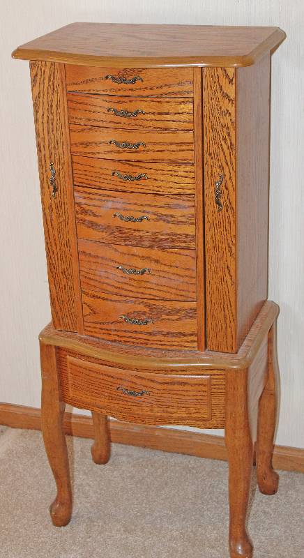 lot 9319 image: Jewelry Armoire