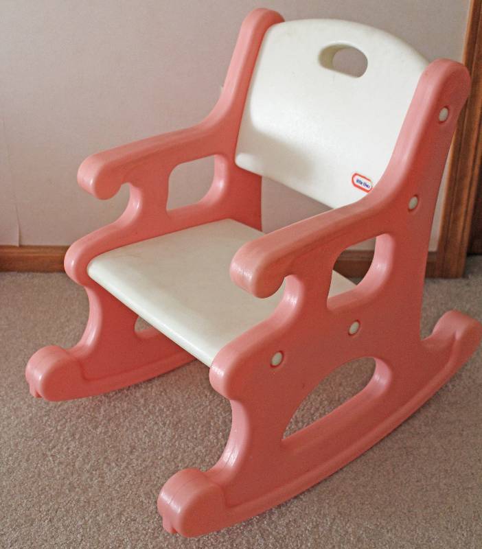 lot 9321 image: Little Tykes Rocker