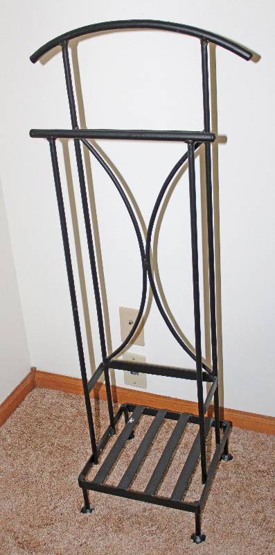 lot 9322 image: Steel Silent Butler
