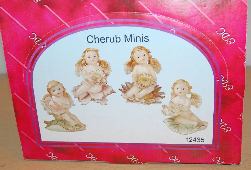 lot 9341 image: Lot of 4 Cherub Minis Figurines