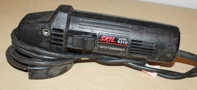 lot 9352 image: Skil Model 9310 - 4.5 Grinder